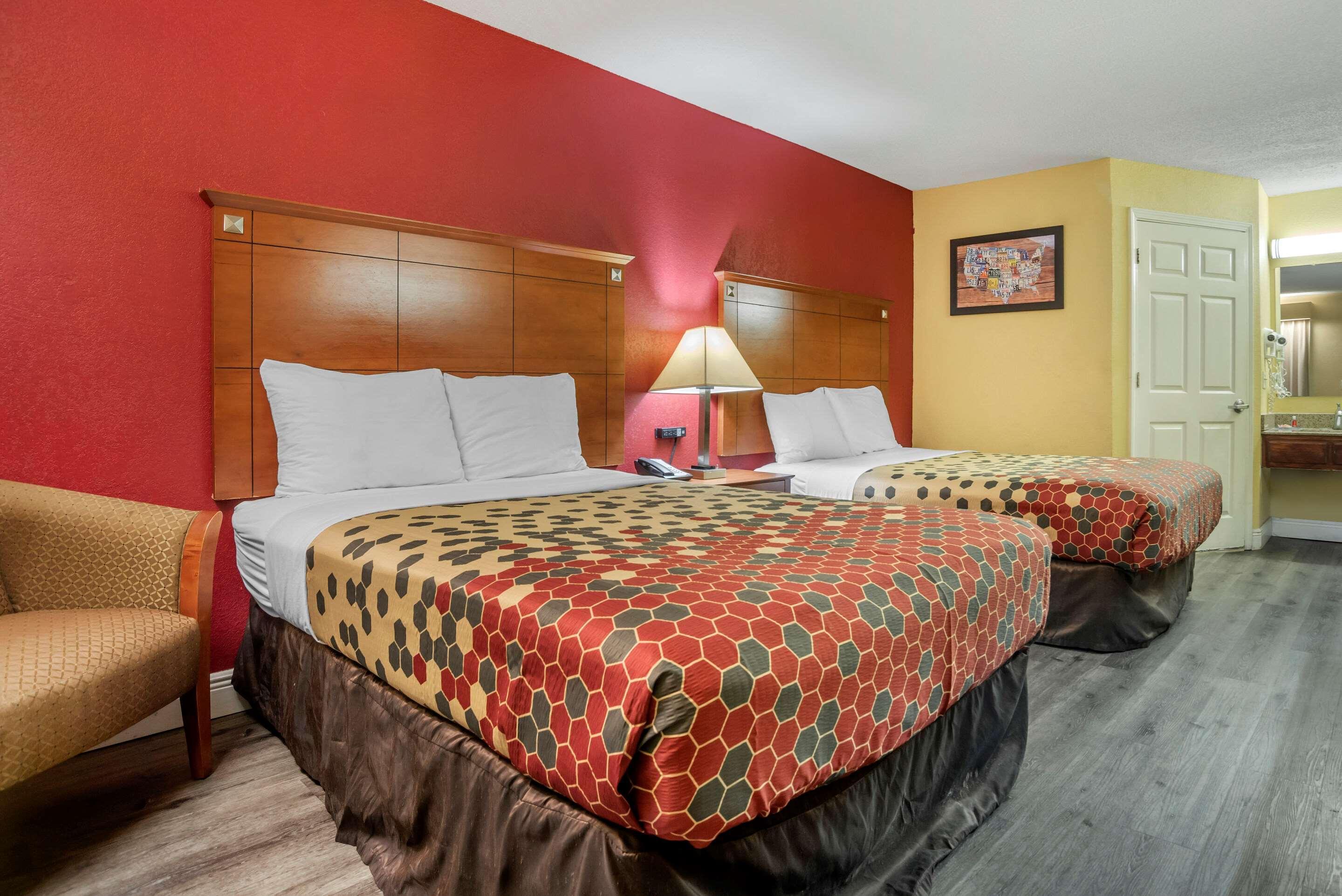 Econo Lodge Tupelo Zewnętrze zdjęcie