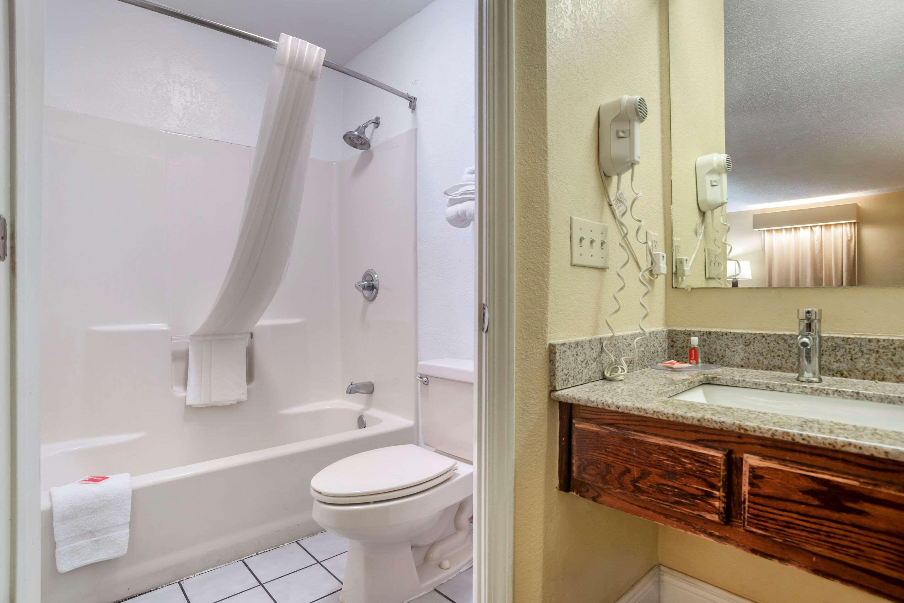 Econo Lodge Tupelo Zewnętrze zdjęcie