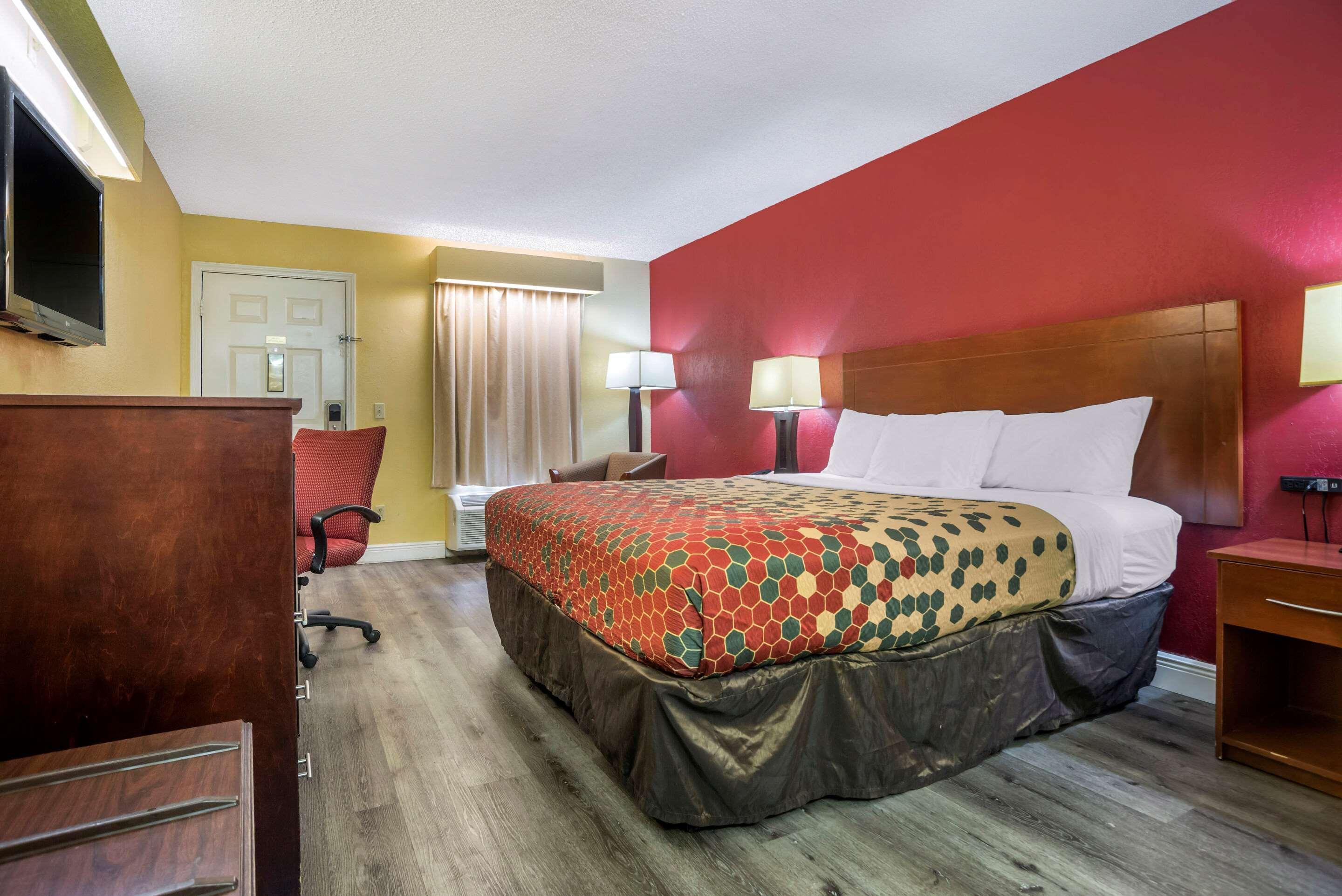 Econo Lodge Tupelo Zewnętrze zdjęcie