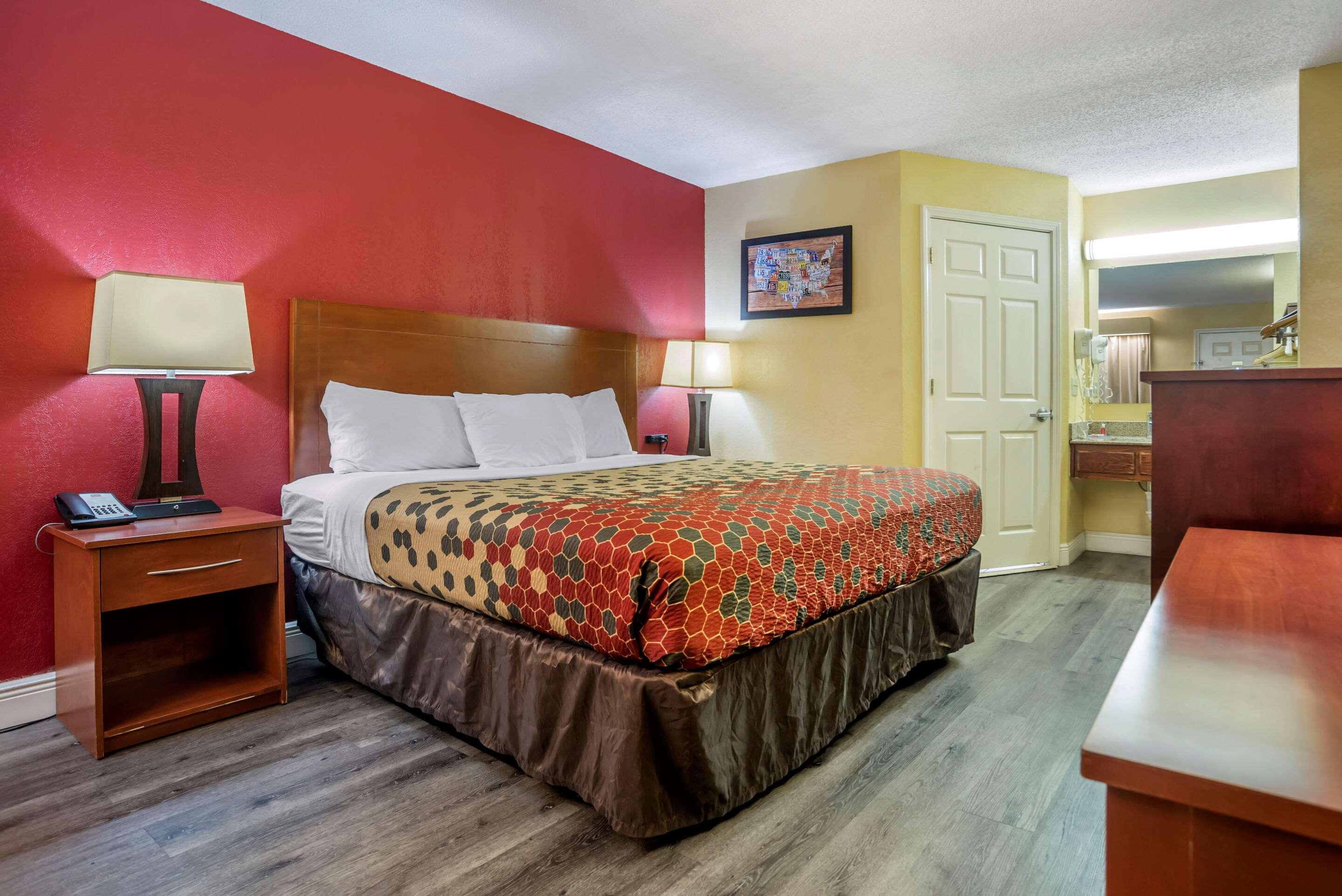 Econo Lodge Tupelo Zewnętrze zdjęcie