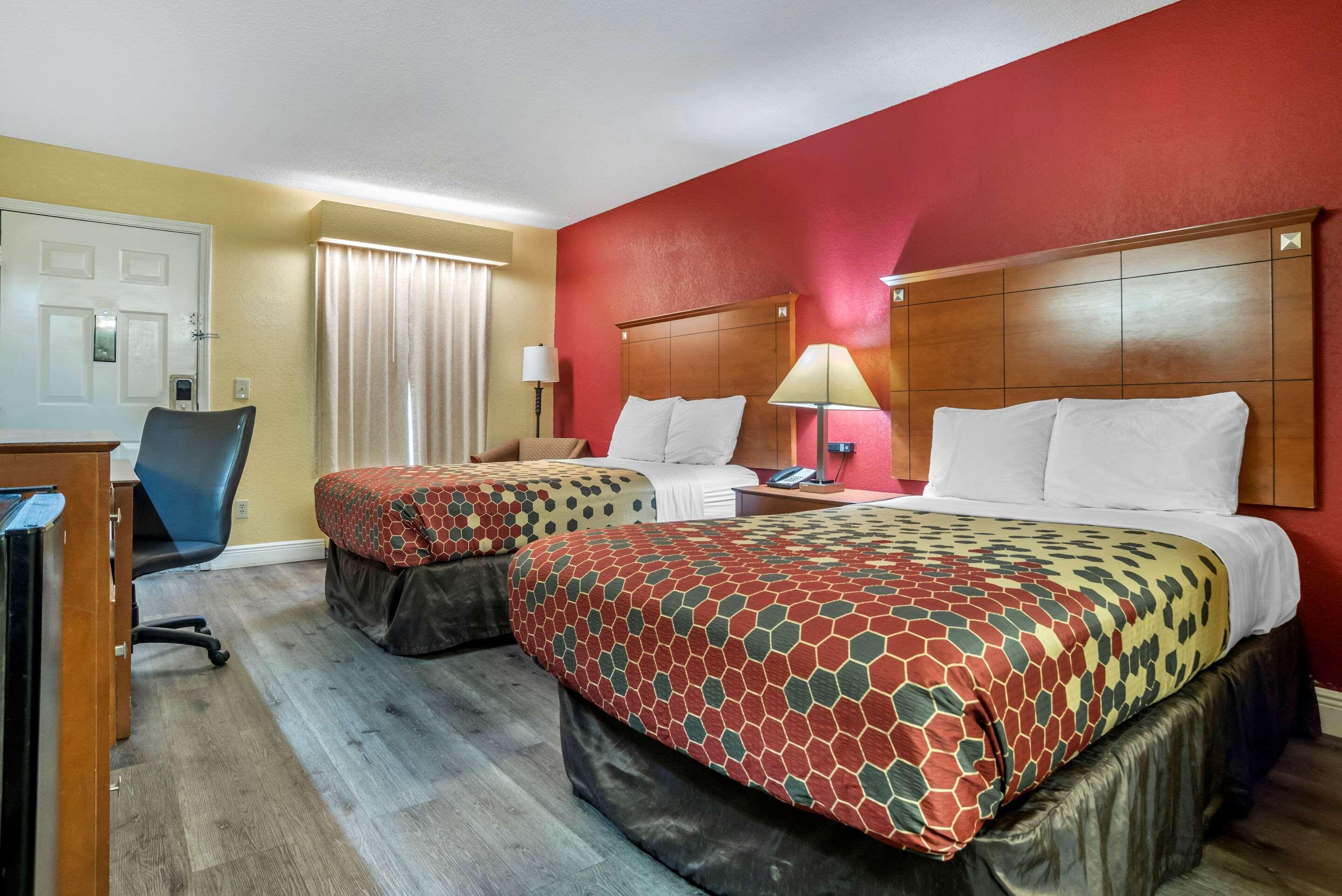 Econo Lodge Tupelo Zewnętrze zdjęcie
