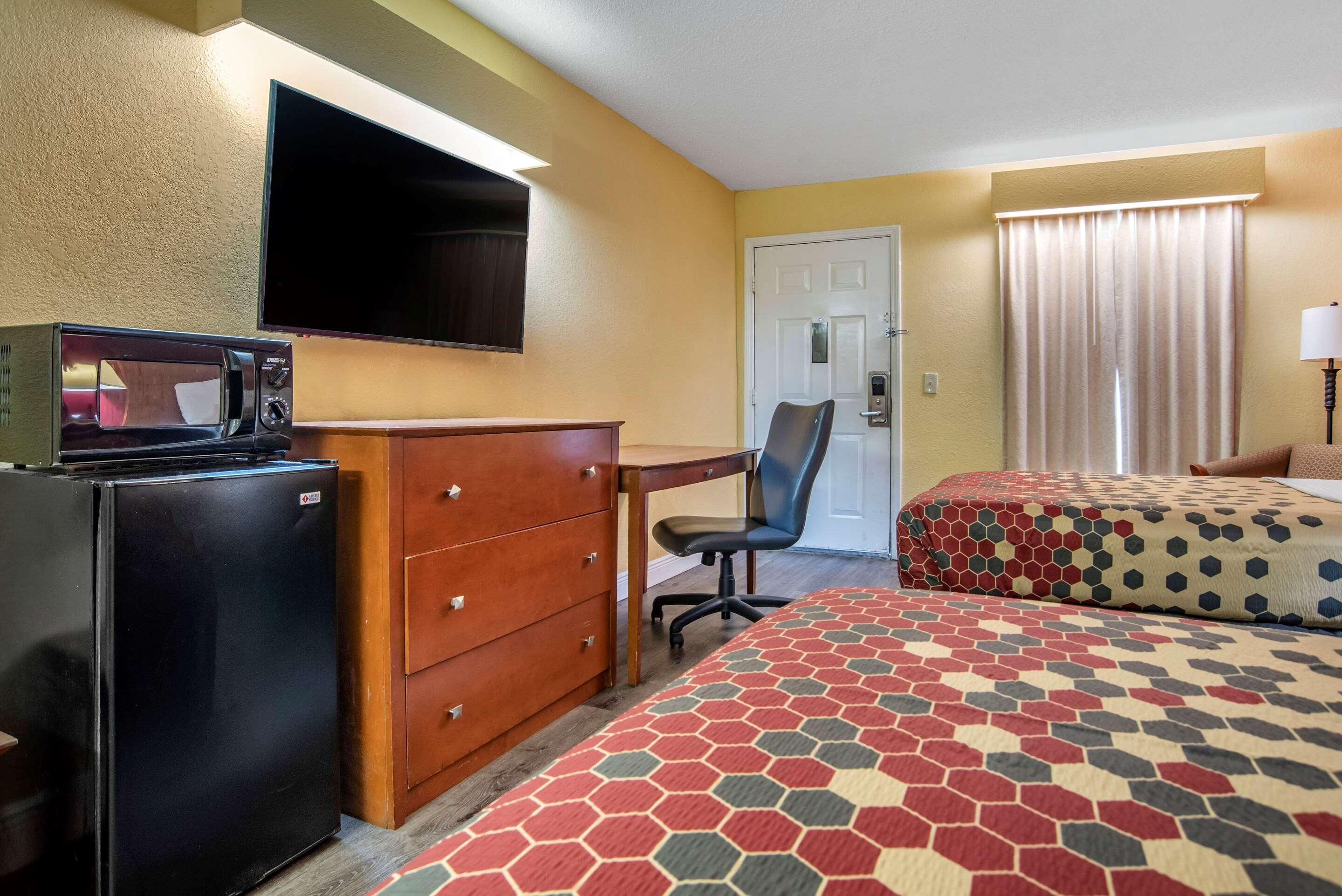 Econo Lodge Tupelo Zewnętrze zdjęcie