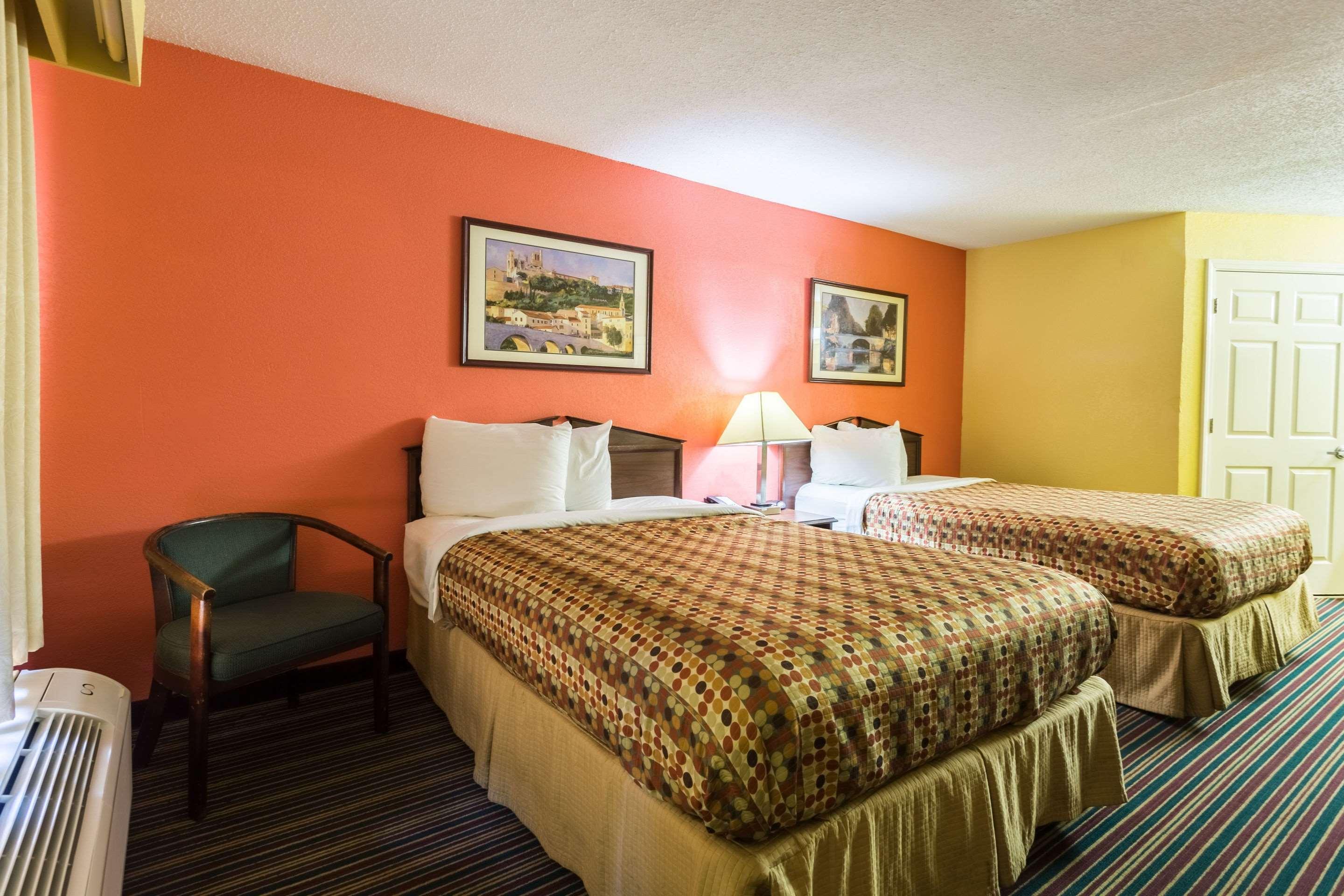 Econo Lodge Tupelo Zewnętrze zdjęcie