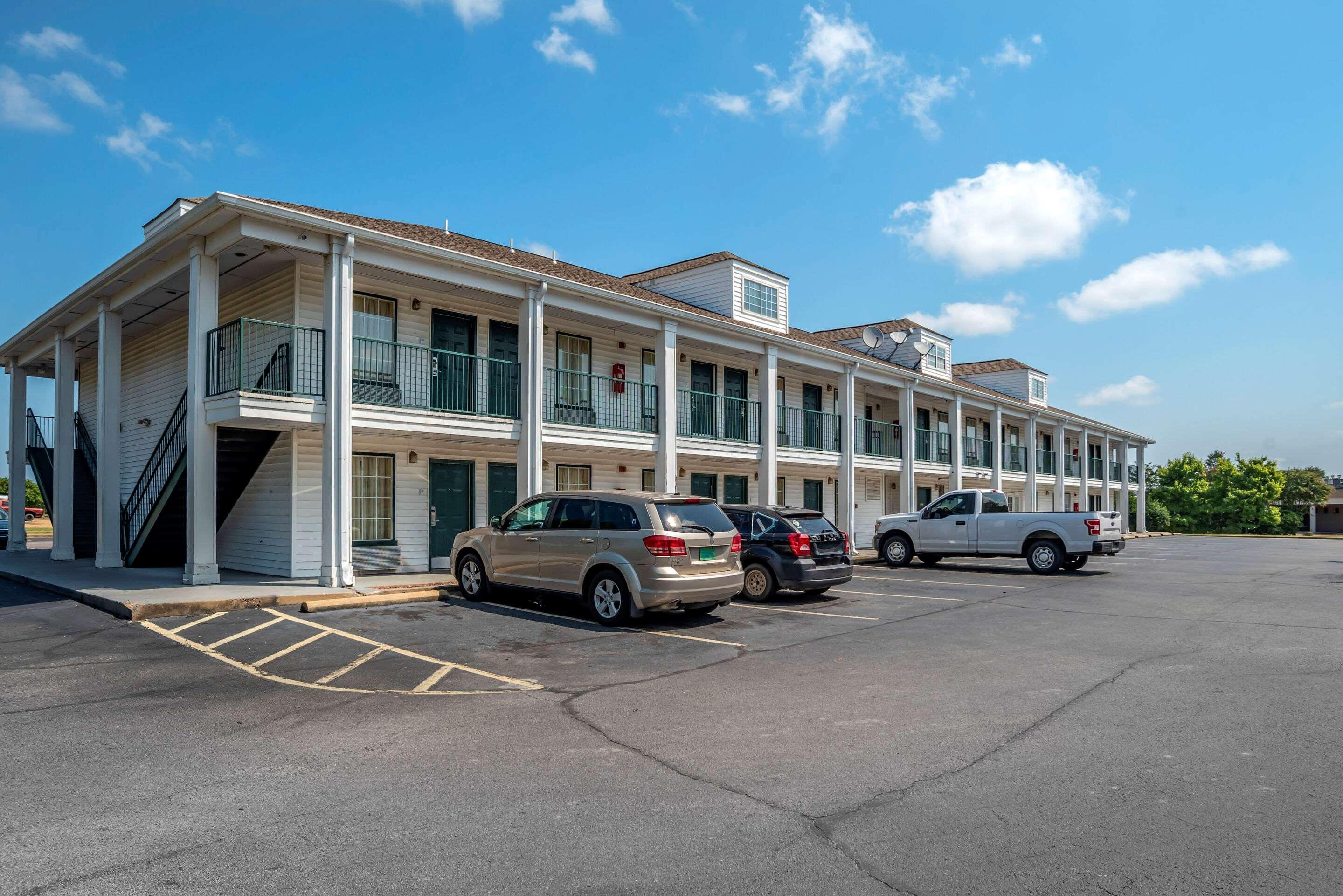 Econo Lodge Tupelo Zewnętrze zdjęcie