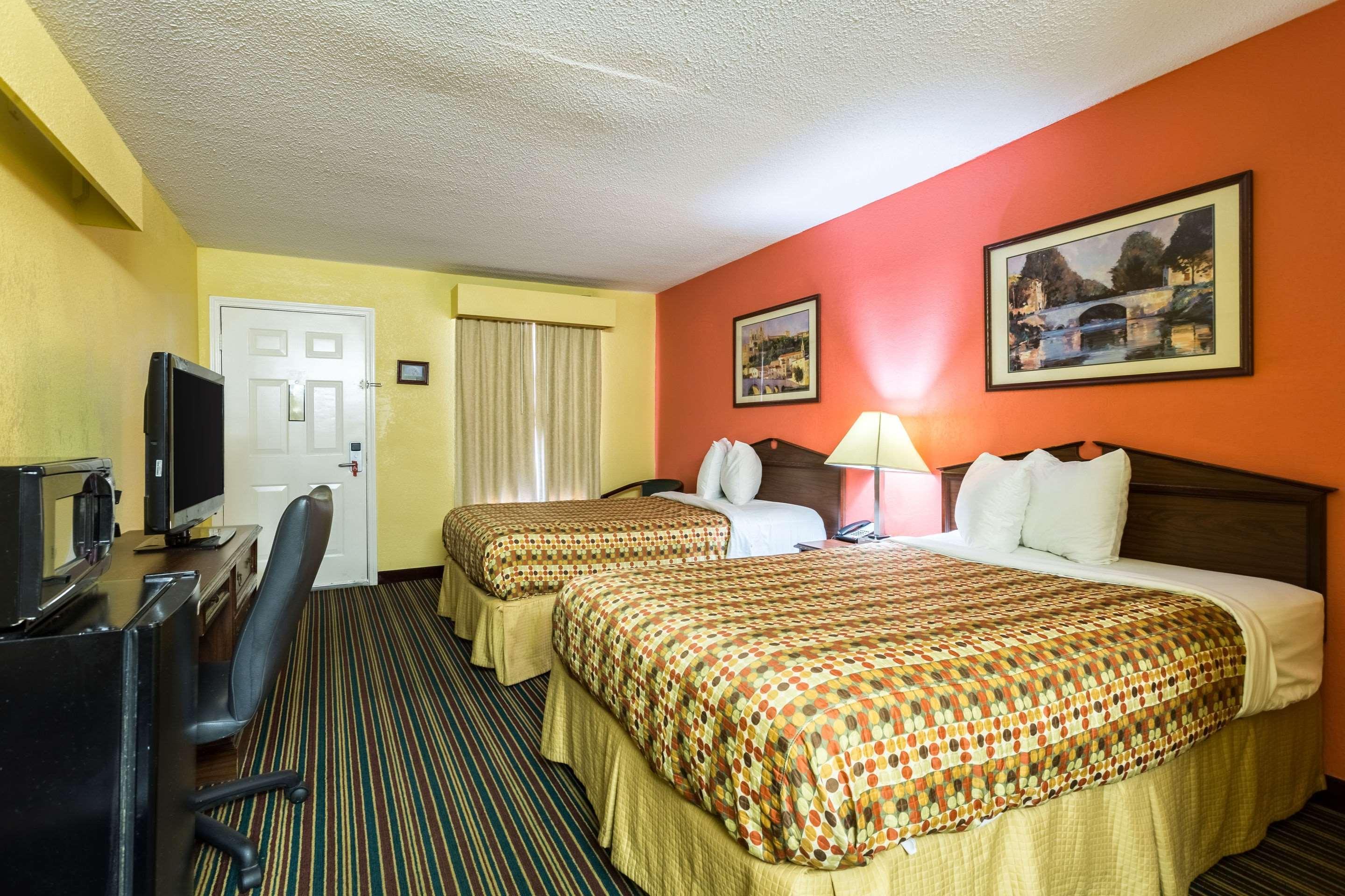 Econo Lodge Tupelo Zewnętrze zdjęcie