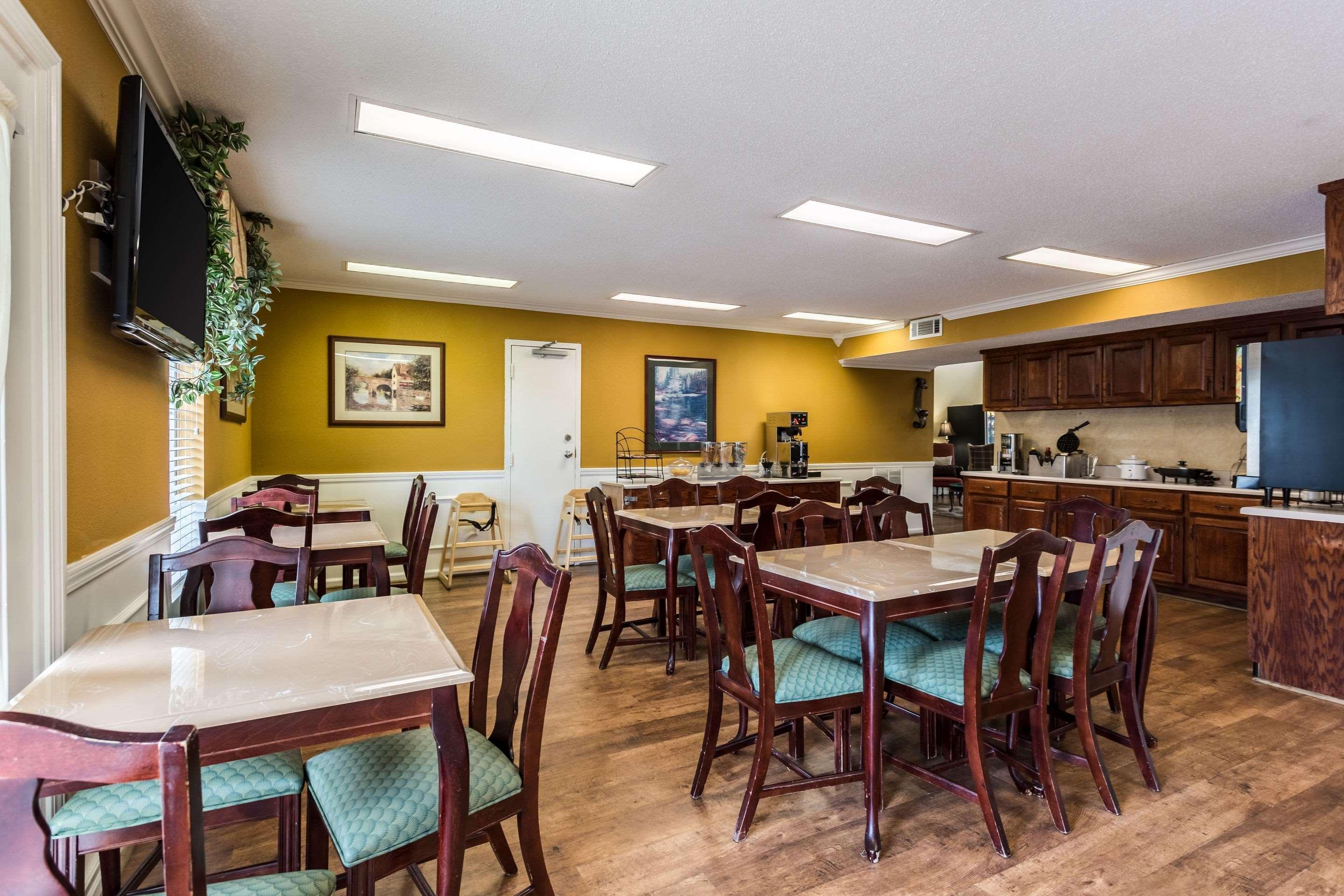Econo Lodge Tupelo Zewnętrze zdjęcie