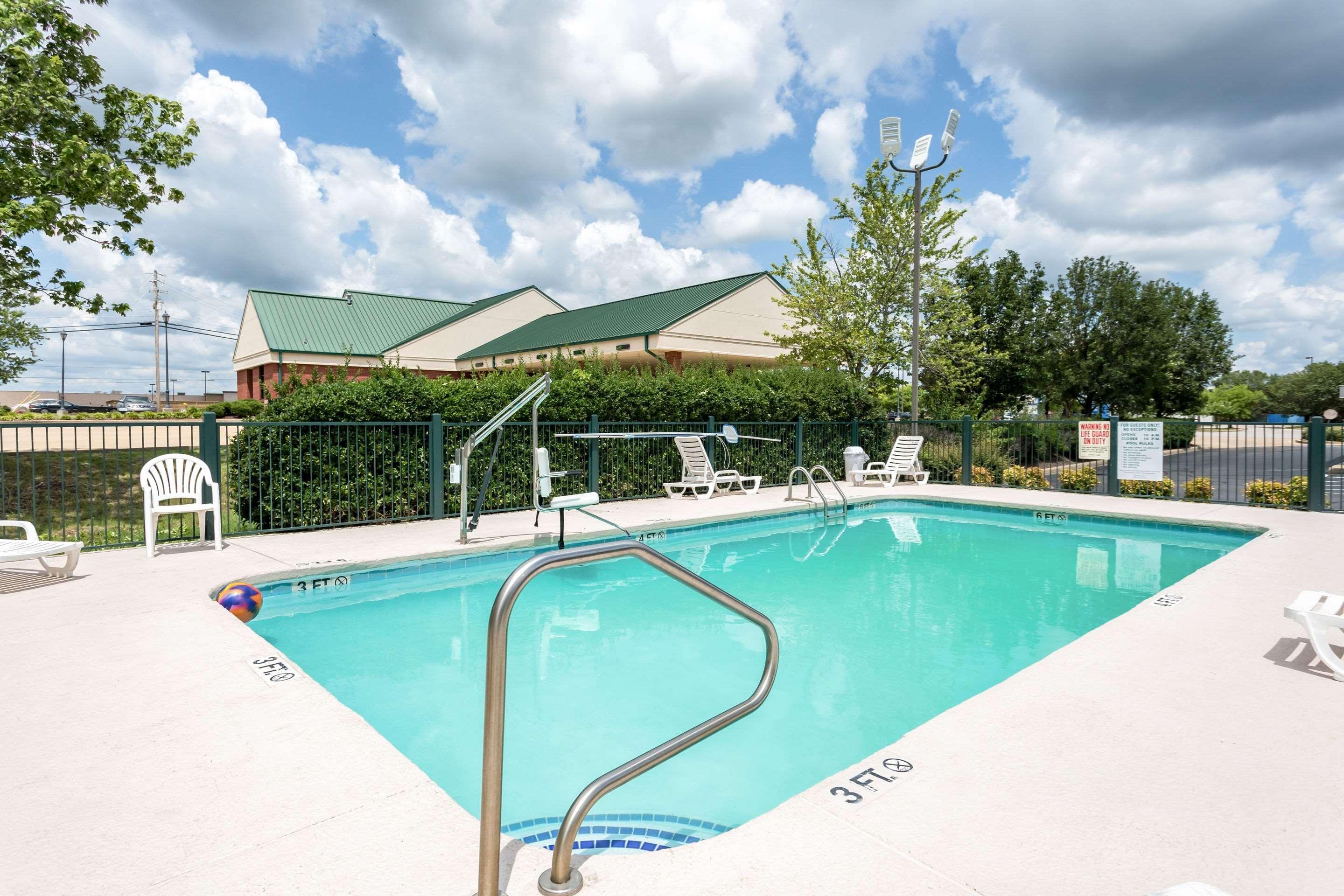 Econo Lodge Tupelo Zewnętrze zdjęcie
