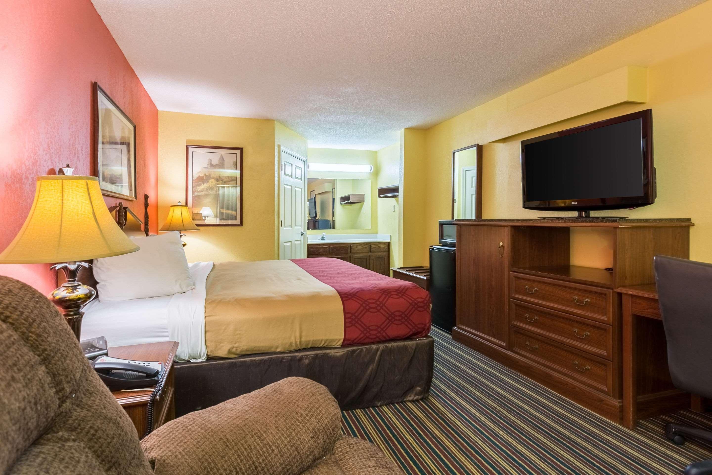 Econo Lodge Tupelo Zewnętrze zdjęcie