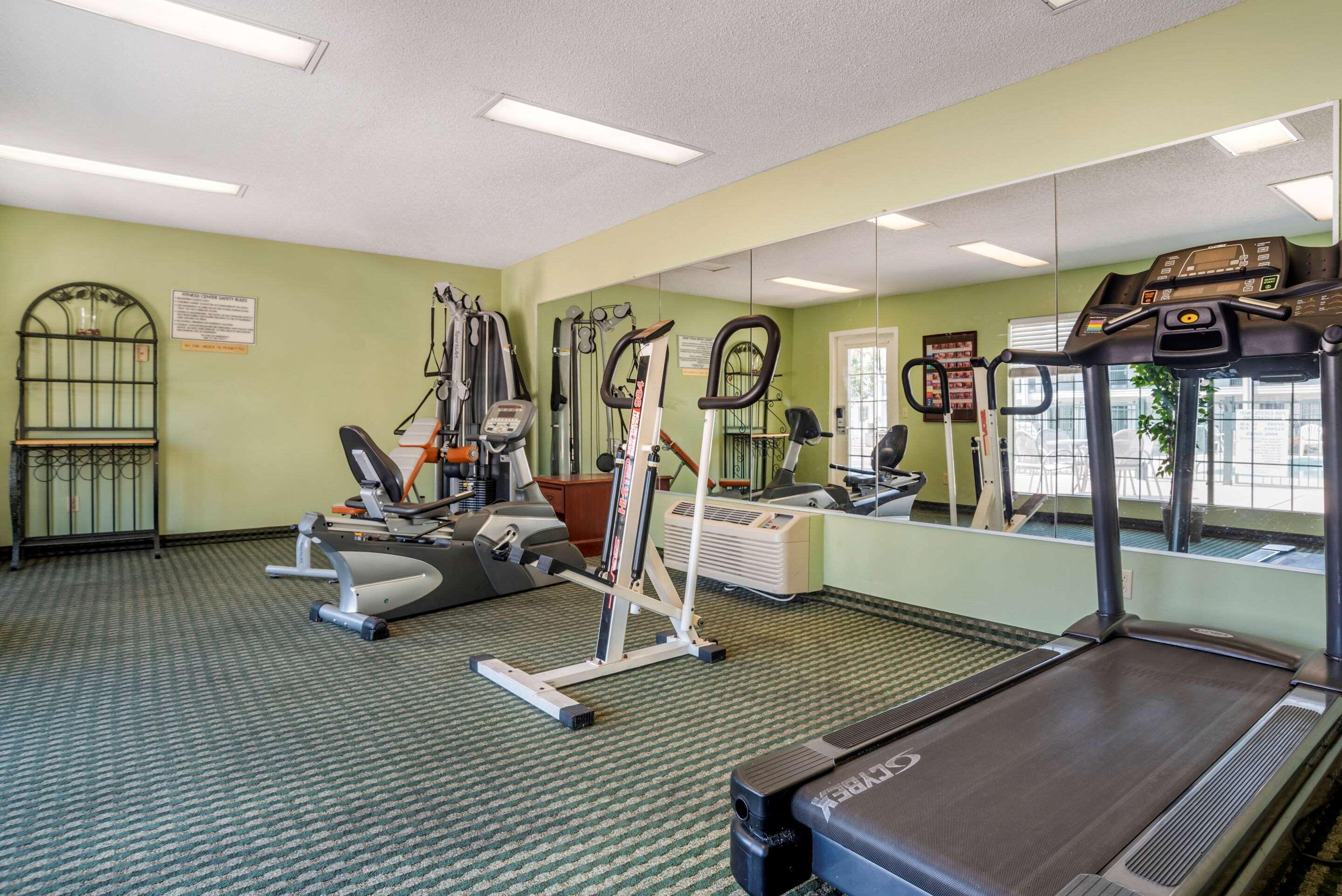 Econo Lodge Tupelo Zewnętrze zdjęcie