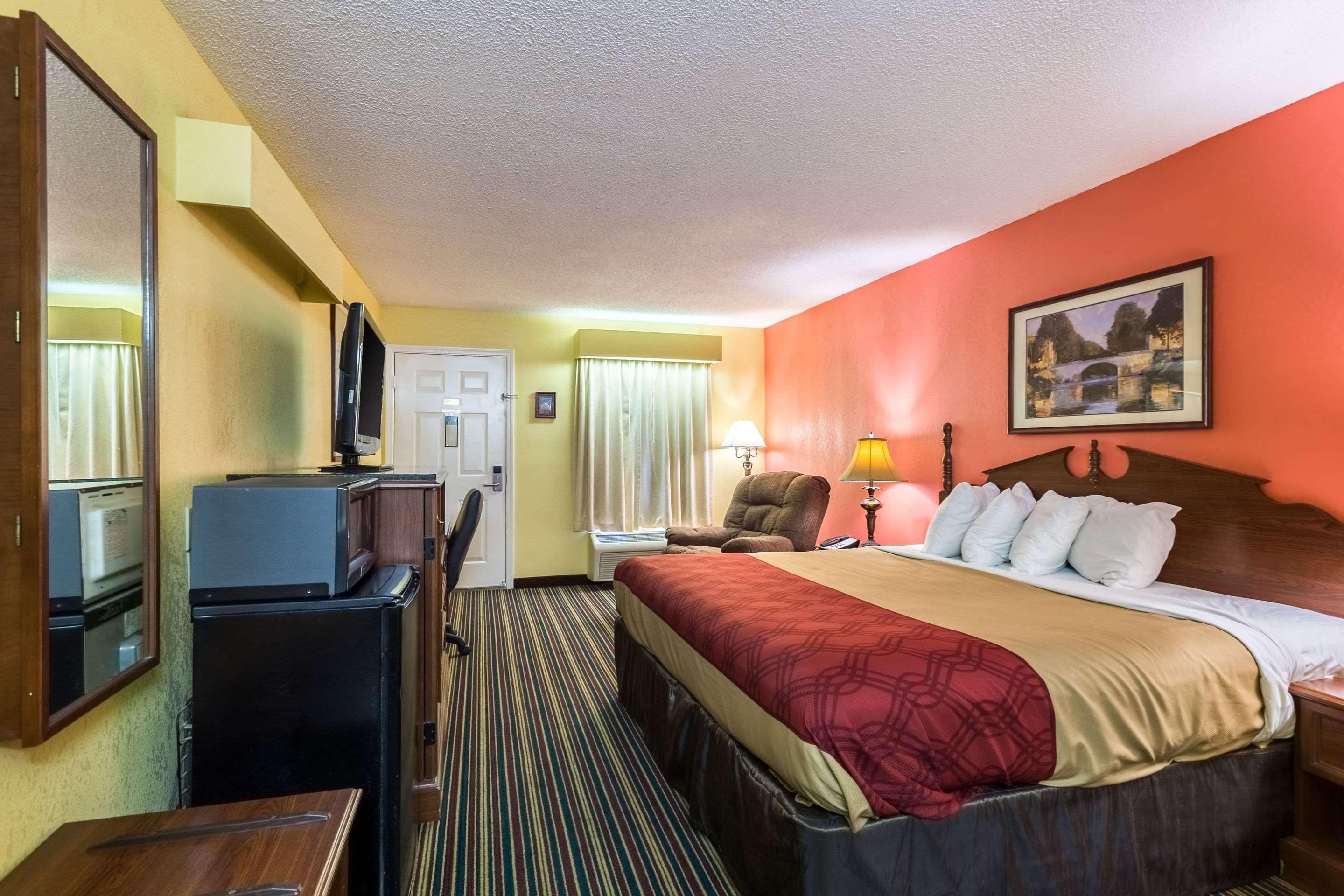 Econo Lodge Tupelo Zewnętrze zdjęcie