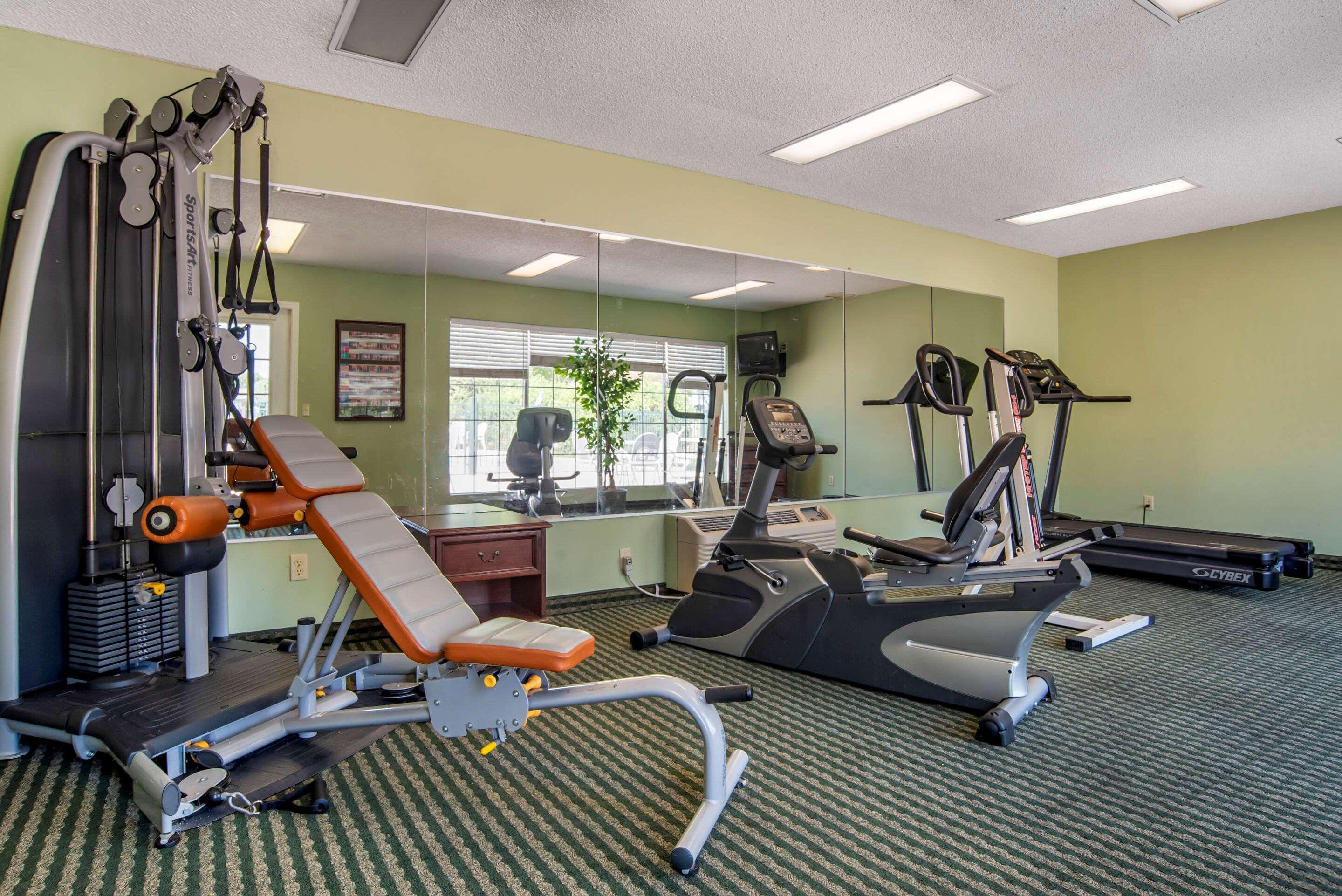 Econo Lodge Tupelo Zewnętrze zdjęcie
