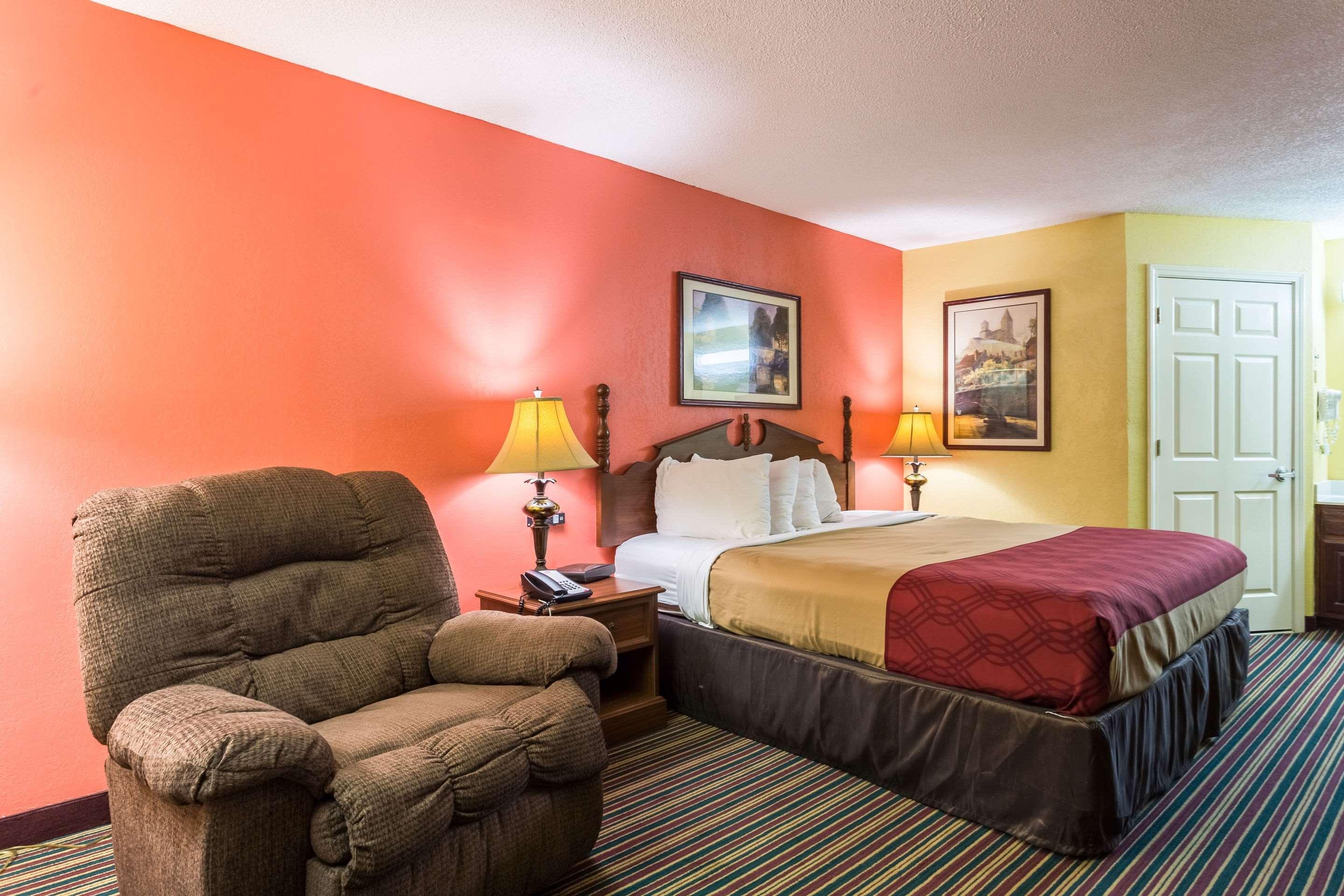 Econo Lodge Tupelo Zewnętrze zdjęcie