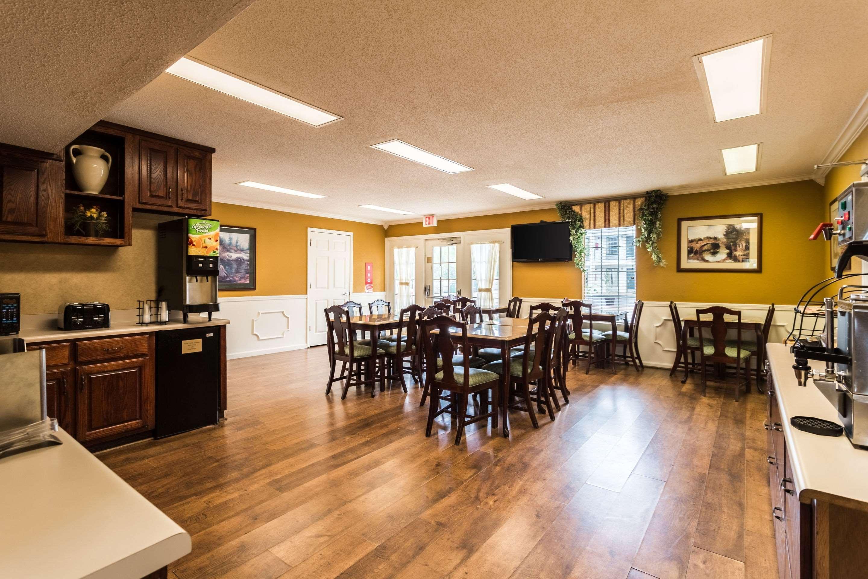 Econo Lodge Tupelo Zewnętrze zdjęcie